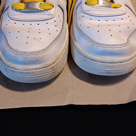 Youth Nike Air Force 1 in white - Picture 3 of 8